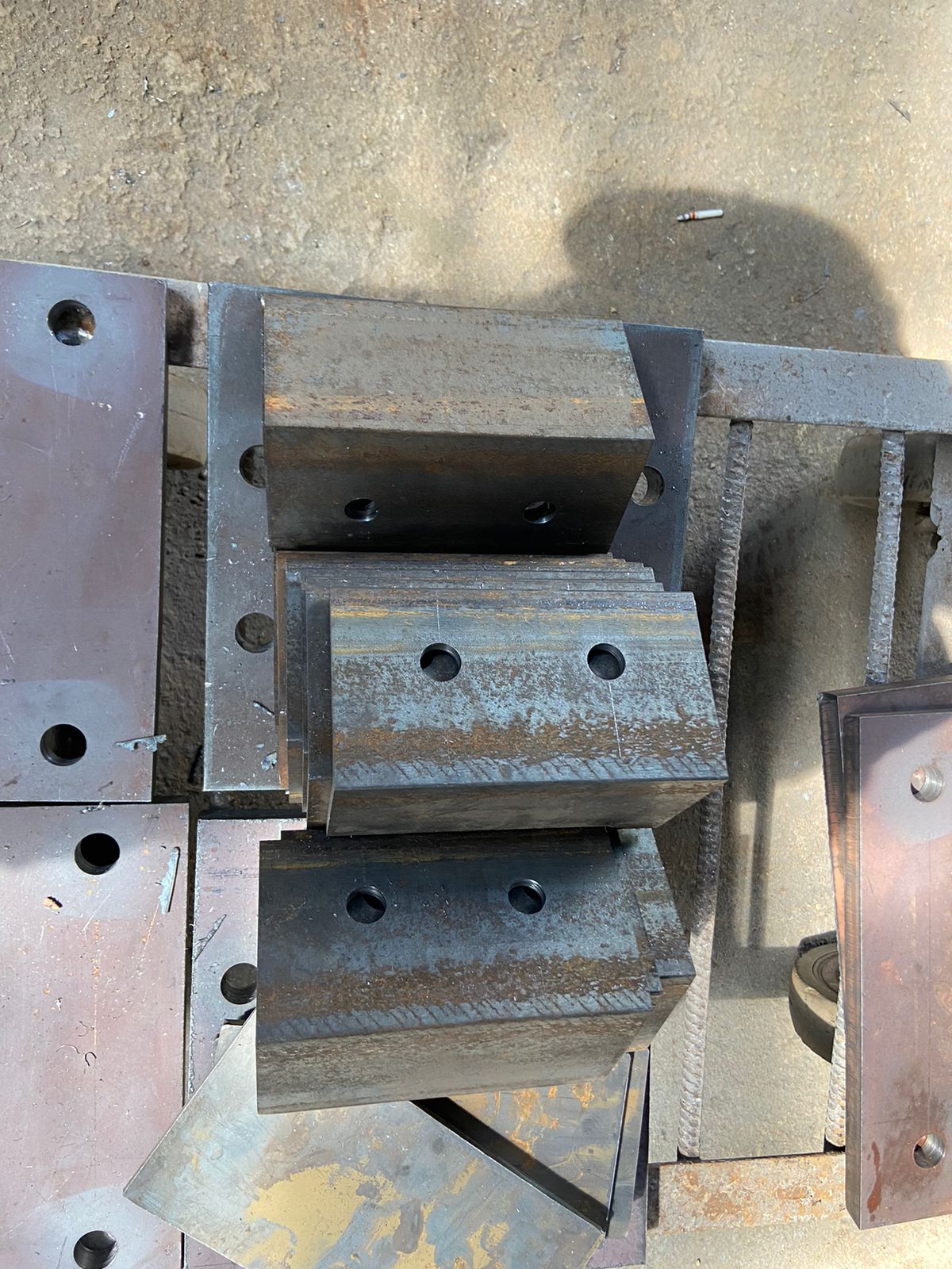 Изготовление металлических уголков под заказ